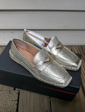 New Vince Camuto Metallic Gold Loafers Shoe Slip On Size 8